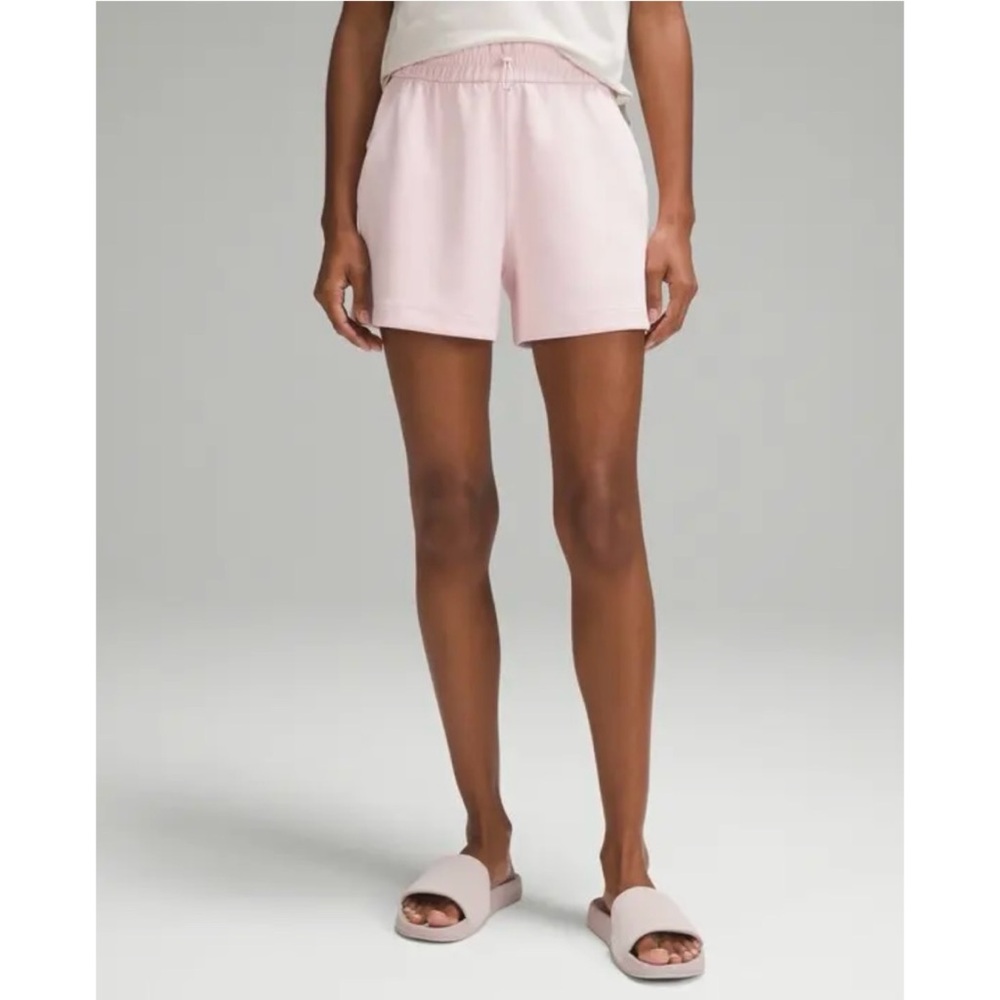 lululemon Softstreme 12 High Rise Short 4” Women’s Flush Pink‎